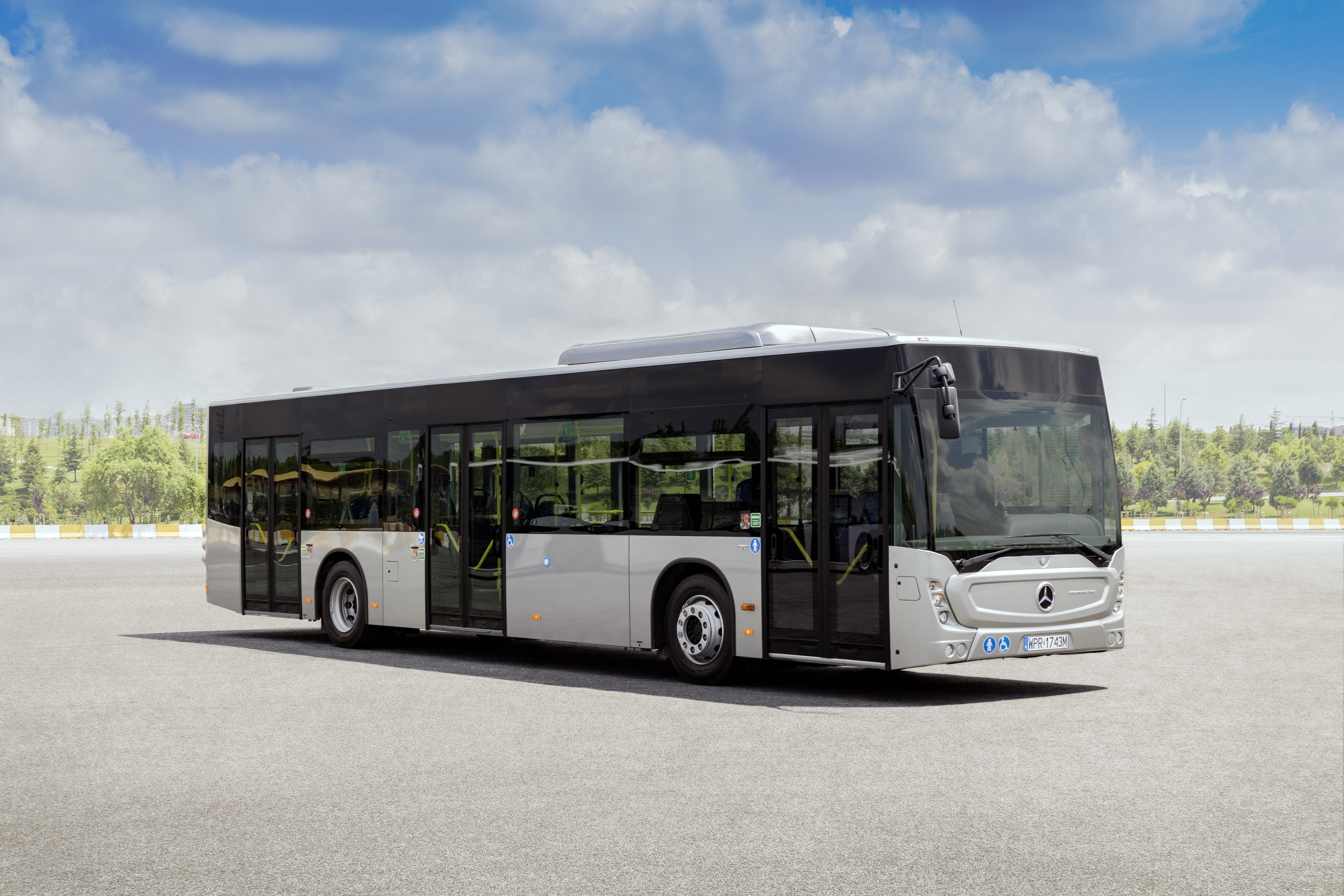 17 AUTOBUSŮ MERCEDES-BENZ CONECTO PRO KOLÍN